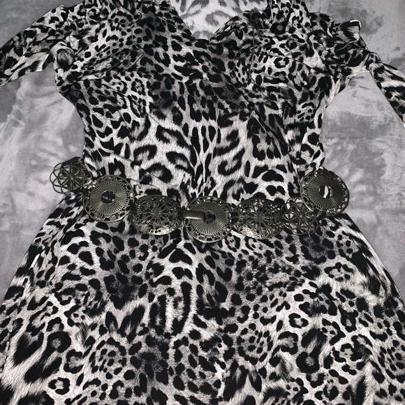 Accessories - Beautiful chain belt.